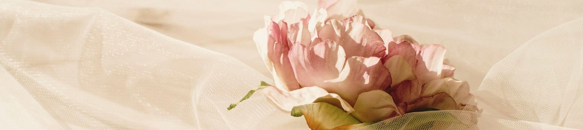 zachtroze blauw golvend water